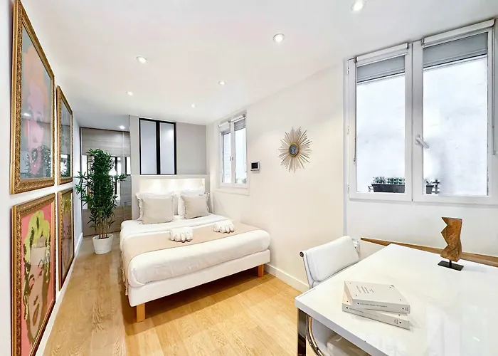 Eiffel Tower - Premium For 4 Apartment *