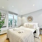 Eiffel Tower - Premium For 4 *