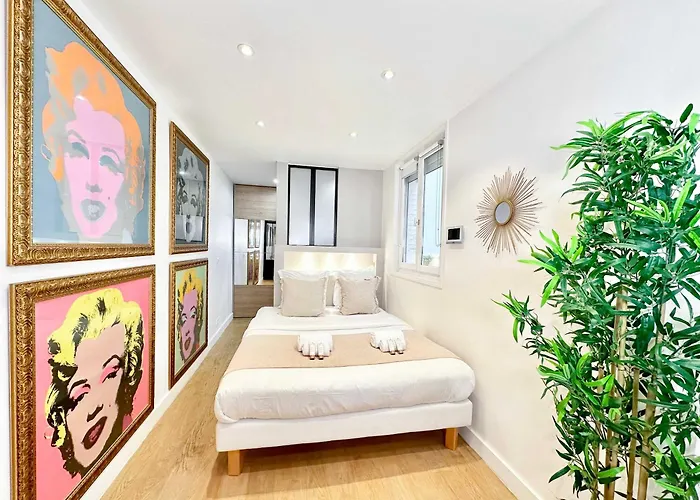 Eiffel Tower - Premium For 4 * Paris